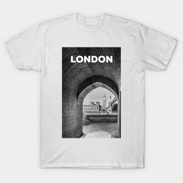 Big ben and bridge T-Shirt by JJFarquitectos